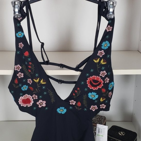 Floral Embroidered Black One Piece Plunge swimsuit SZ L NWT - Picture 5 of 8